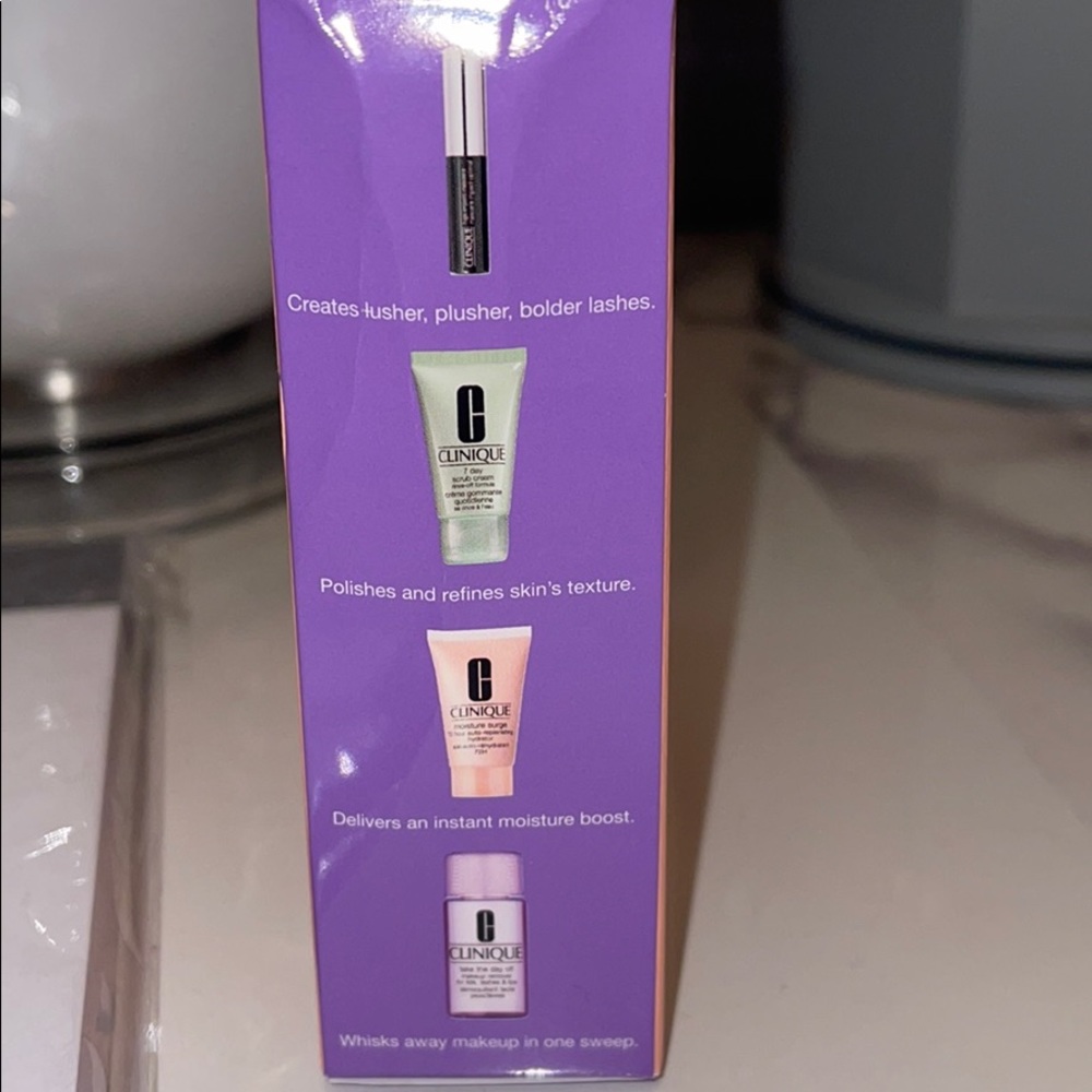 Clinique Set - Picture 4 of 4